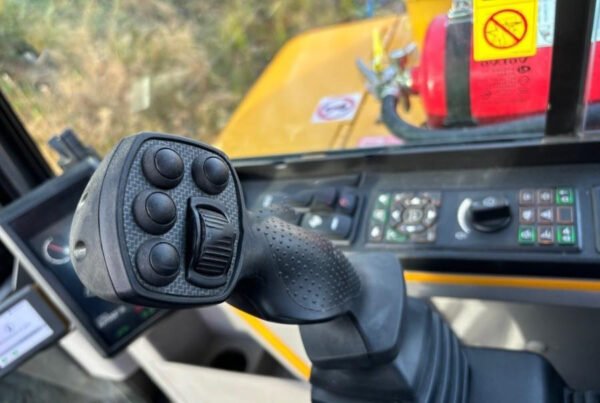 2021 - Volvo EC60E avec Tiltrotateur et Accessoires – Image 14