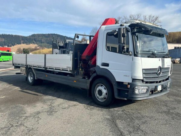 Camion Mercedes Atego 1527 (2015) + Grue HMF 1120-K5 – Image 2