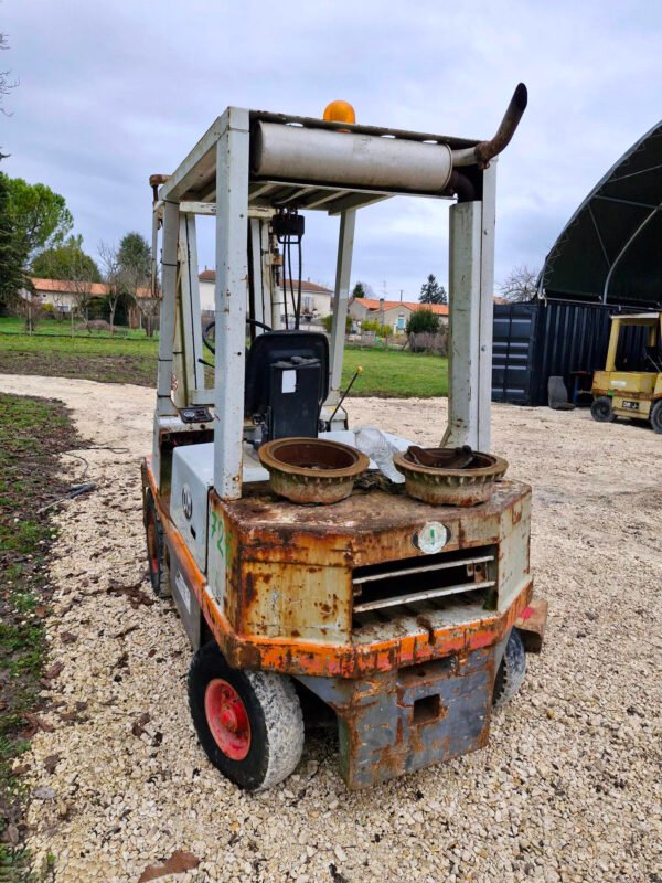Chariot Élévateur OM FIAT 25C – 1996 – 2,5T – Image 3