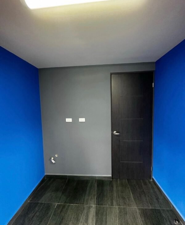 Conteneur 20 Pieds avec Porte, Fenêtre et Salle de Bain – Image 6