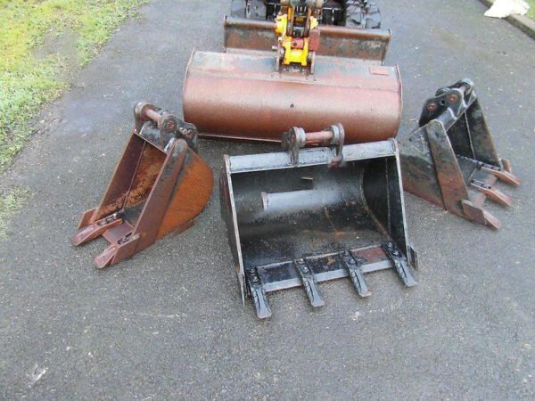 Mini-Pelle JCB 8016 CTS – 2011 + 4 Godets – Image 5
