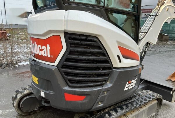 Mini-pelle Bobcat E26 (2023) + 3 Godets – Image 16