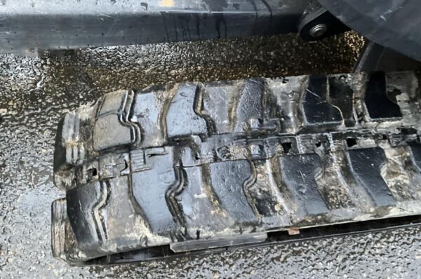 Mini-pelle Bobcat E26 (2023) + 3 Godets – Image 3