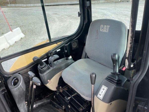 Mini-pelle Caterpillar 304 CR (2003) + Rototilt + 3 Godets – Image 7