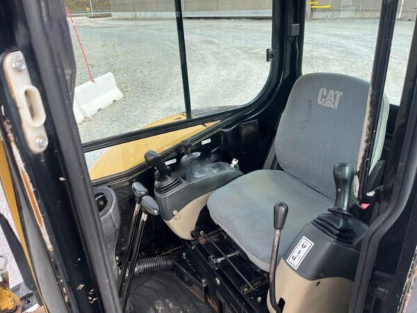 Mini-pelle Caterpillar 304 CR (2003) + Rototilt + 3 Godets – Image 10