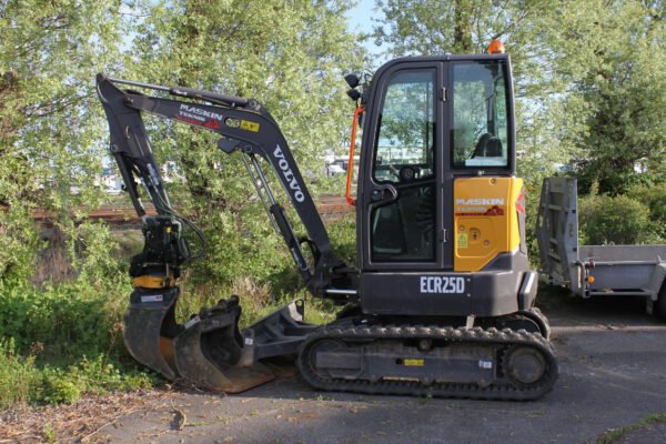 Mini pelle Volvo ECR25D 2020 - Tiltrotateur Engcon - Remorque - 3 Godets