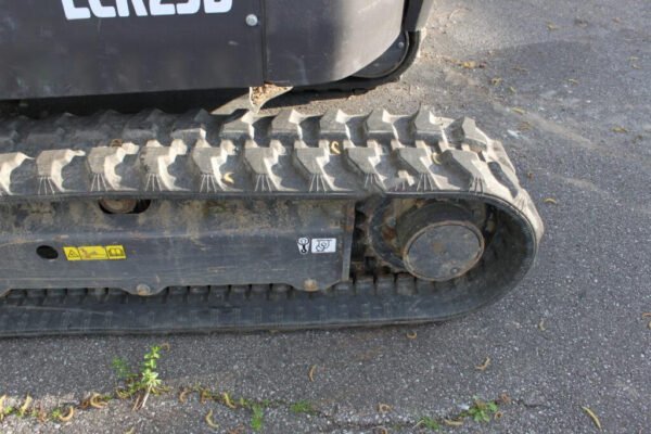 Mini pelle Volvo ECR25D 2020 - Tiltrotateur Engcon - Remorque - 3 Godets – Image 5
