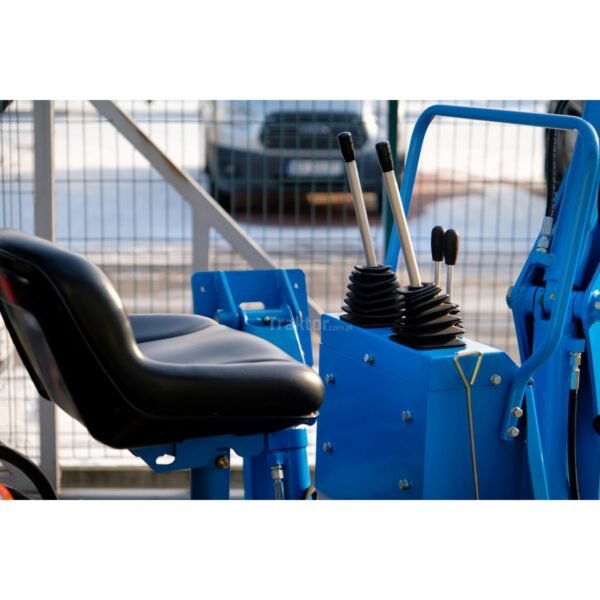 Pelle Tracteur LB2100 pour Tracteur LS MT3 – Image 9