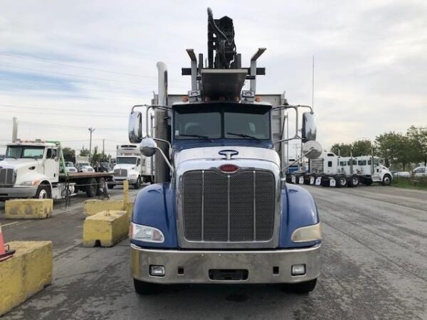 Peterbilt 384 2011 – Camion Plateau avec Grue Hiab 335 K4 – Image 2