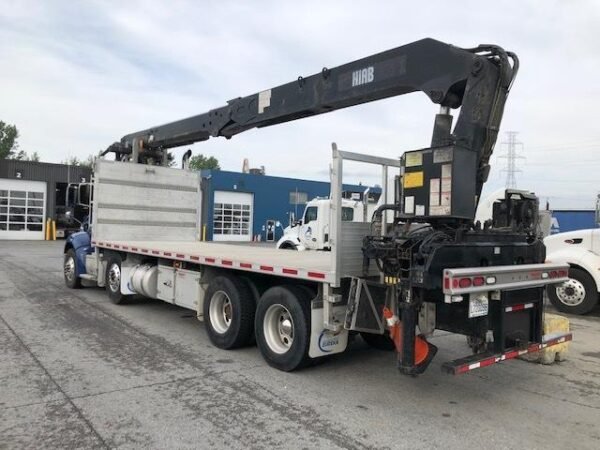 Peterbilt 384 2011 – Camion Plateau avec Grue Hiab 335 K4 – Image 4
